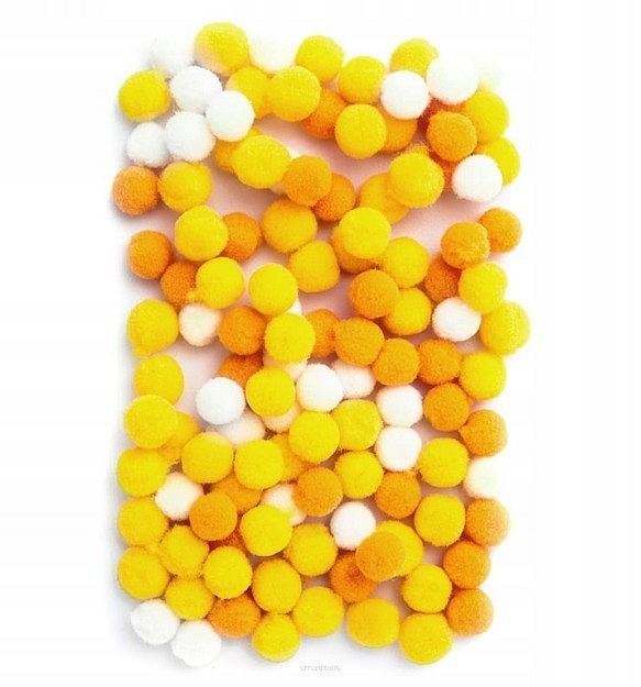 Pompony poliestrowe żółte 1cm mix 120 szt