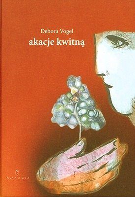 Akacje kwitną