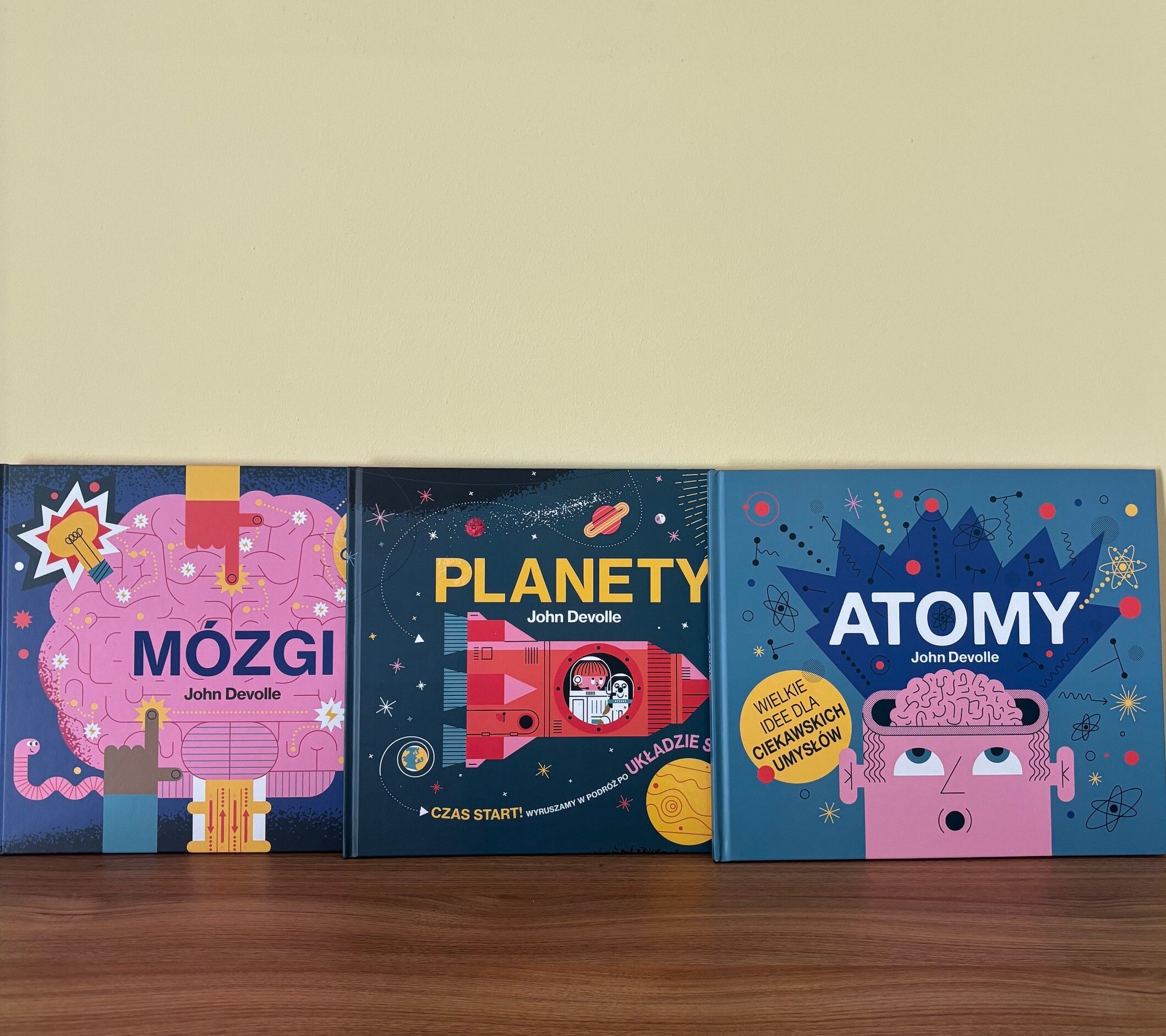 PAKIET Atomy, Planety, Mózgi