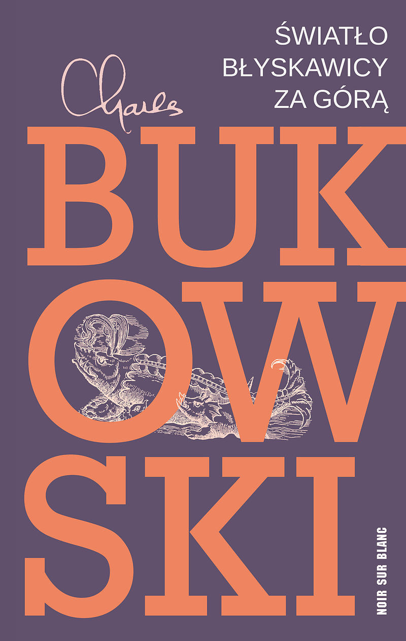 Światło błyskawicy za górą