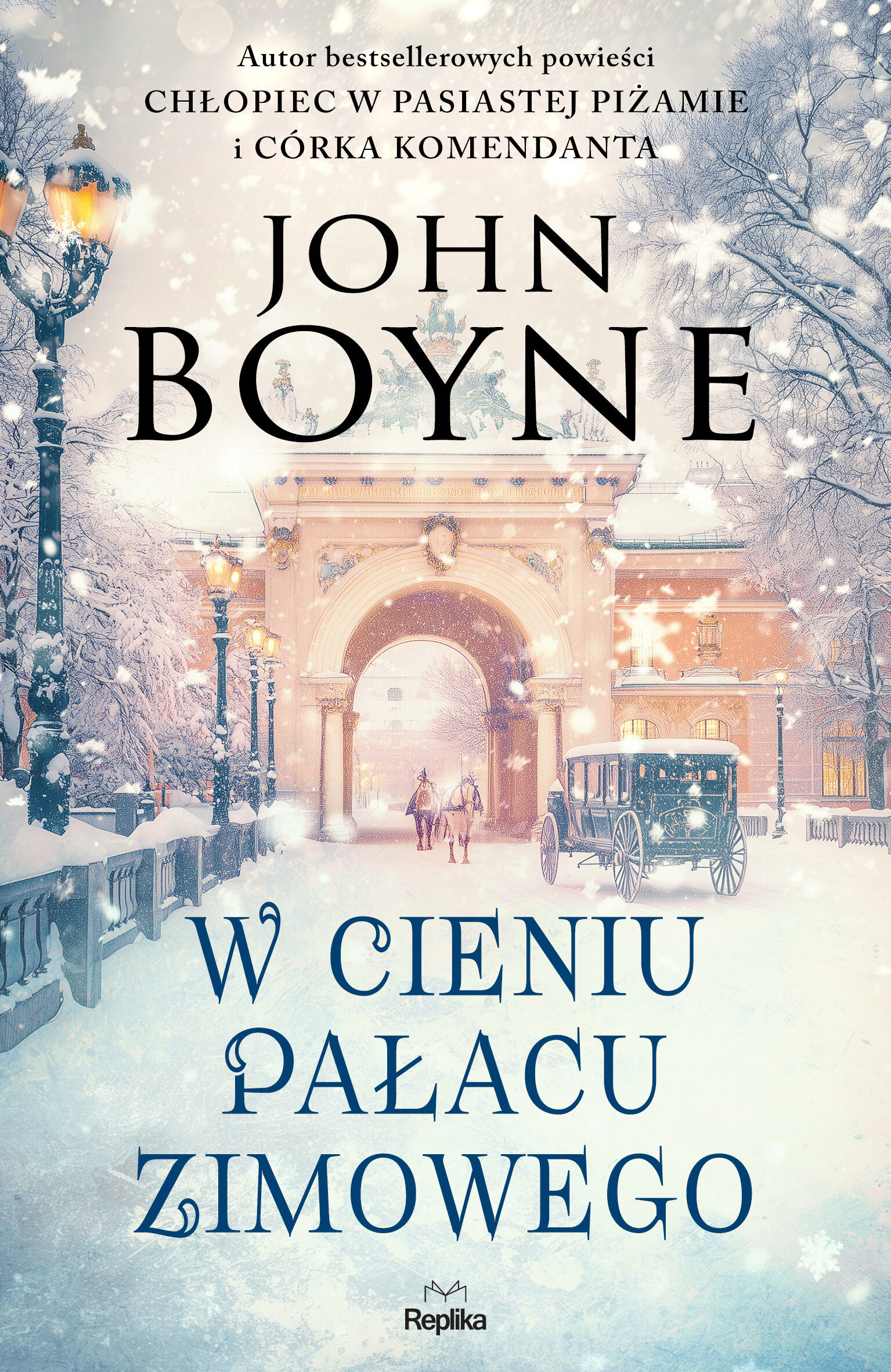 W cieniu Pałacu Zimowego (e-book)