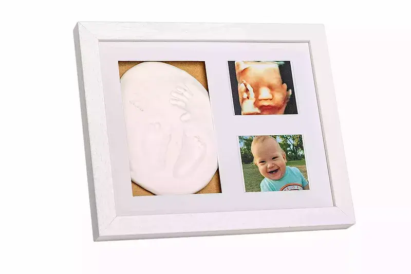 Ramka foto galeria z glinką odcisk bobasa