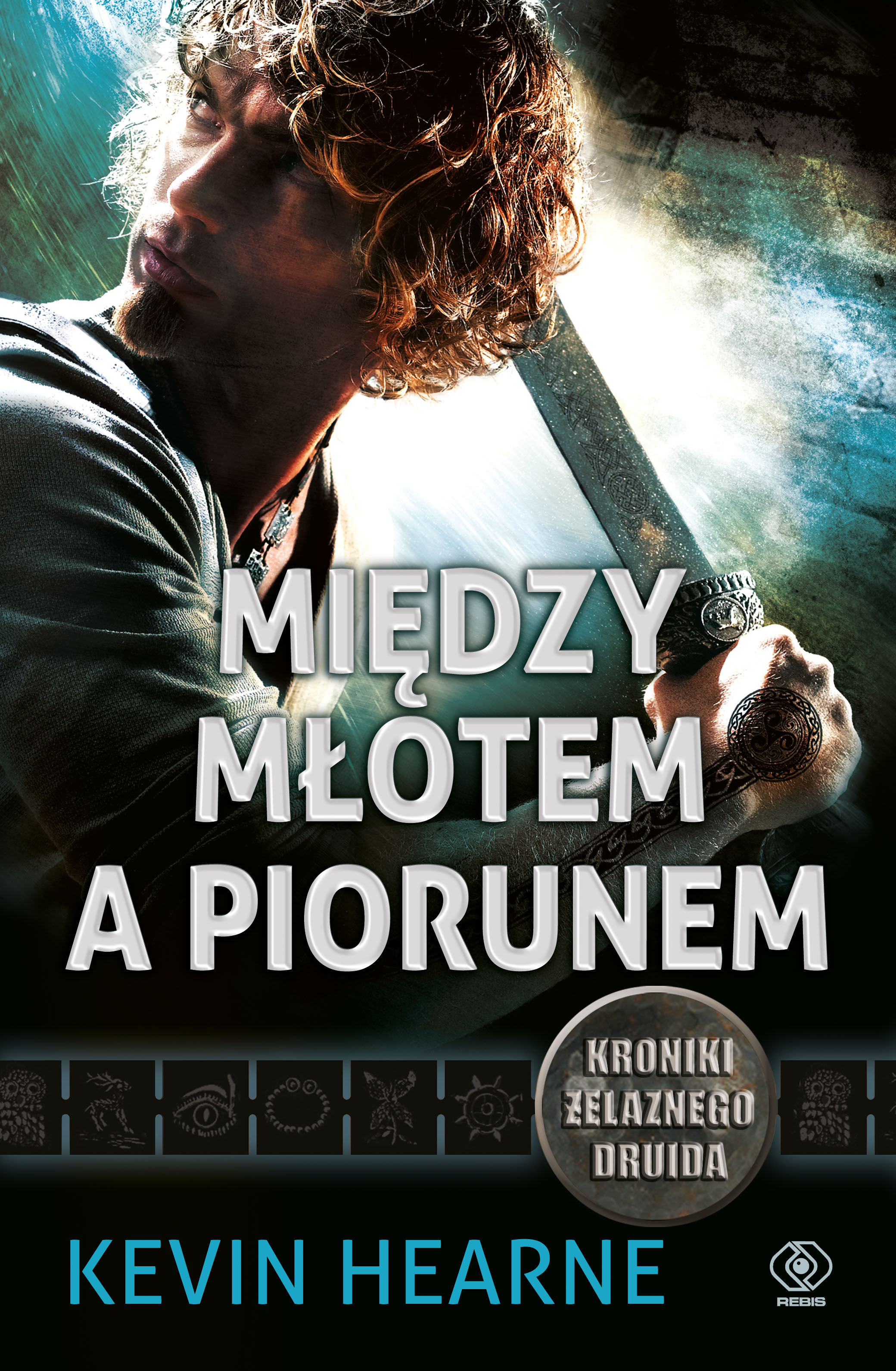 Między młotem a piorunem. Kroniki Żelaznego Druida 3