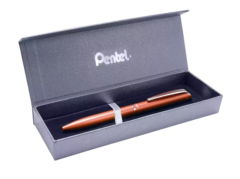 Eleganckie pióro kulkowe energel 0,7 mm bl2007 w etui czerwone