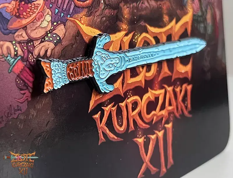 Bazgrolle - Pin Miecz. Złote kurczaki XII