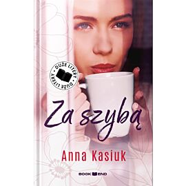 Za szybą. Duże litery