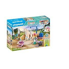Playmobil Isabella i Lioness z myjnią dla koni 71354